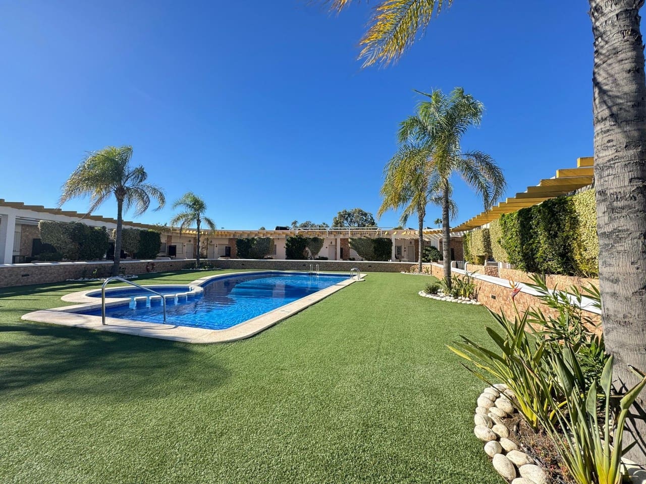 2 bedroom Townhouse for sale in Pilar de la Horadada - € 229,900 (Ref: 9425677)