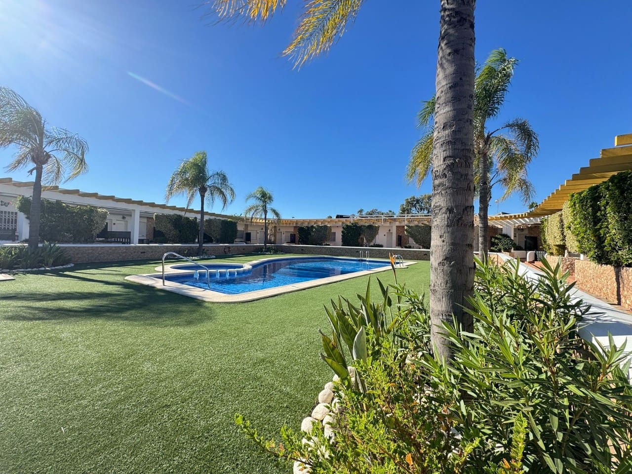 2 bedroom Townhouse for sale in Pilar de la Horadada - € 229,900 (Ref: 9425677)