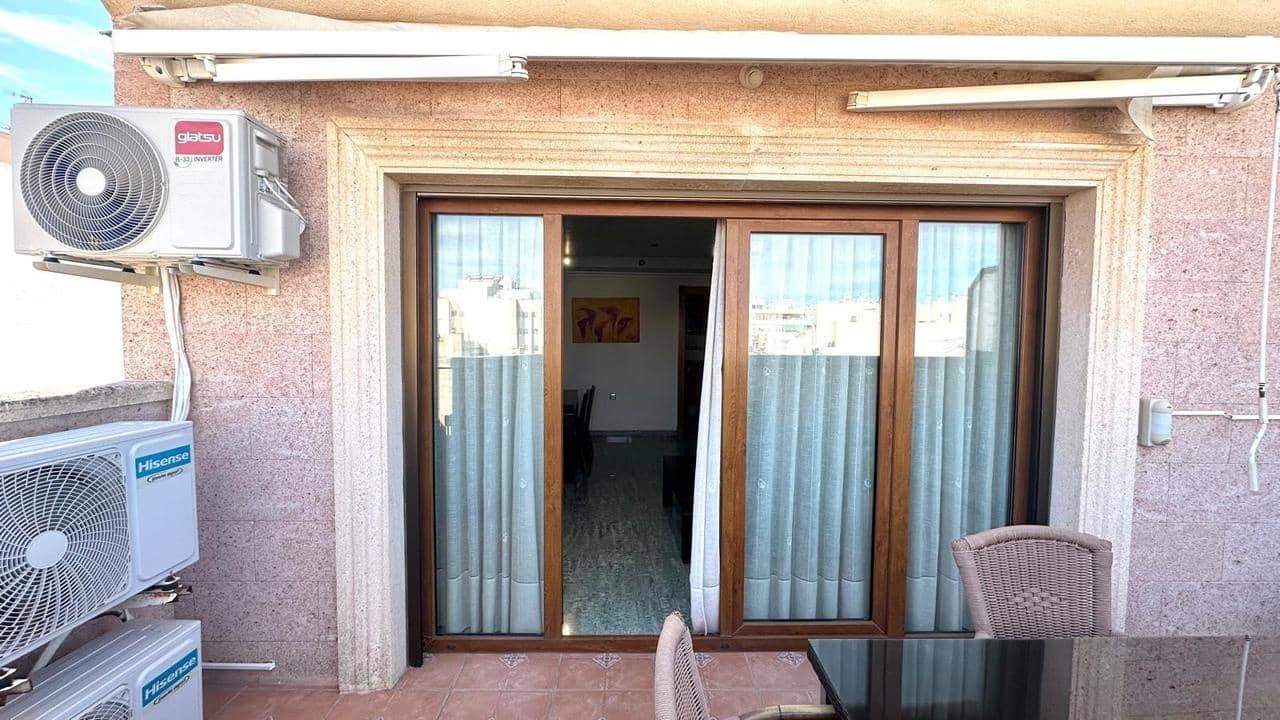 2 makuuhuone Kattohuoneisto myytävänä paikassa Torrevieja - 165 000 € (Ref: 9425679)
