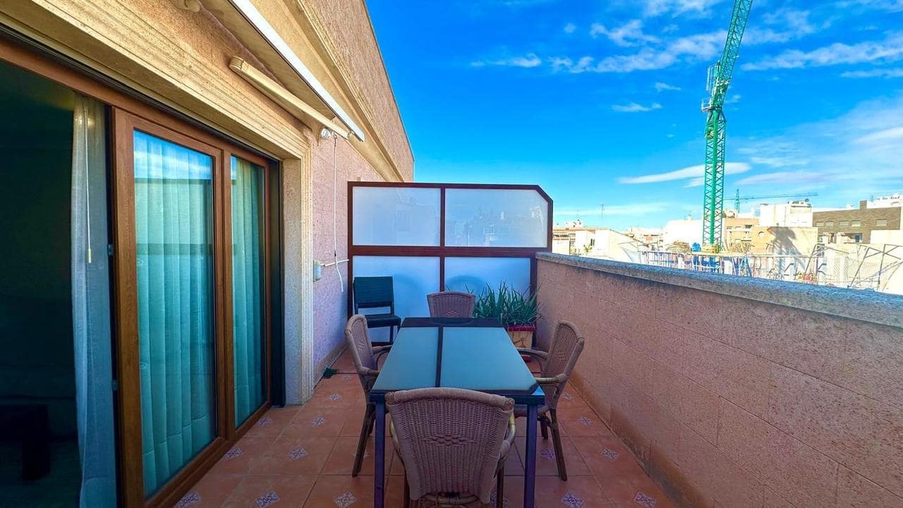 2 makuuhuone Kattohuoneisto myytävänä paikassa Torrevieja - 165 000 € (Ref: 9425679)