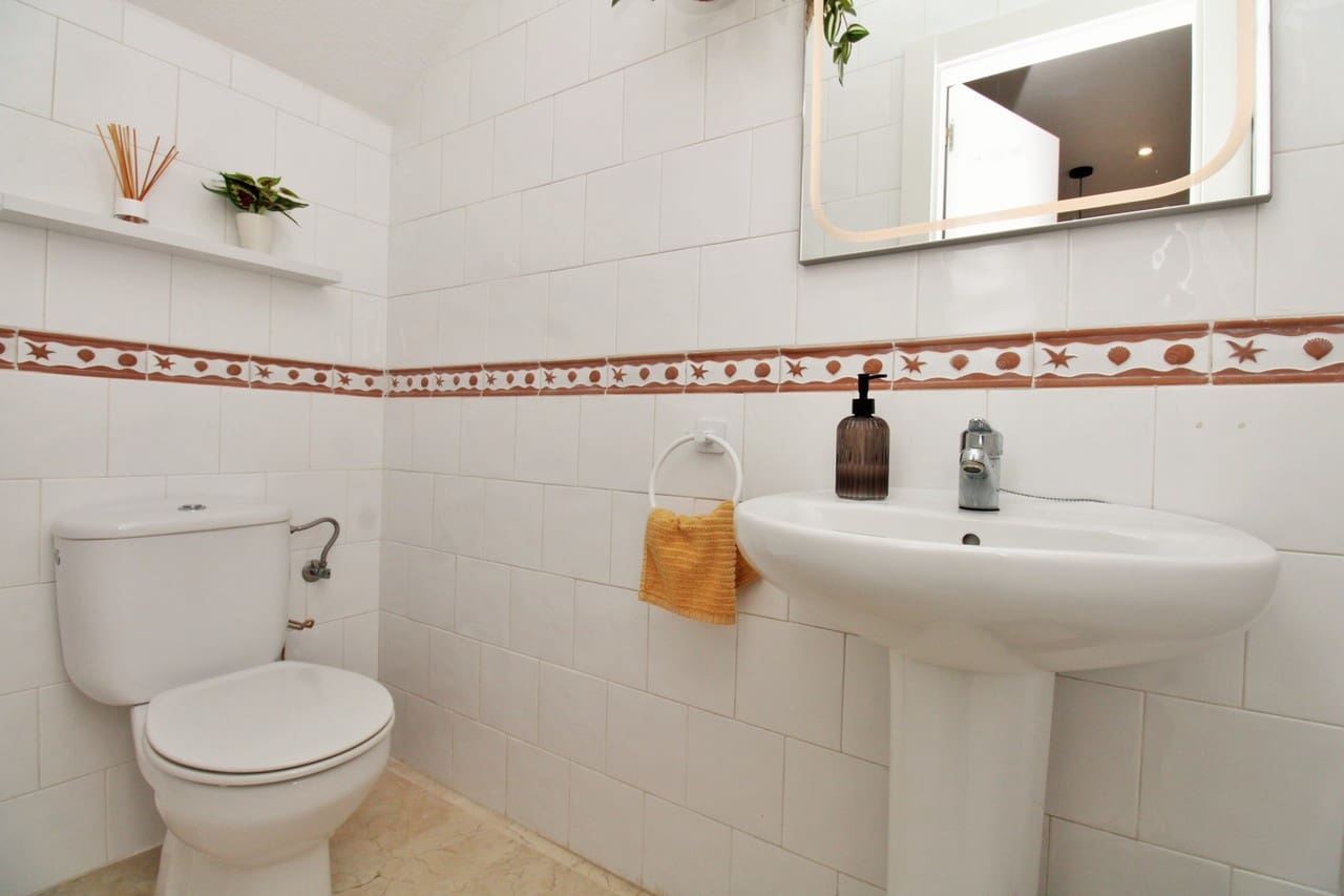 Casa de 2 habitaciones en Villamartin en venta con piscina - 244.990 € (Ref: 9430771)