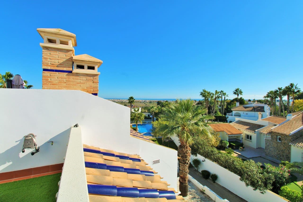 Casa de 2 habitaciones en Villamartin en venta con piscina - 244.990 € (Ref: 9430771)