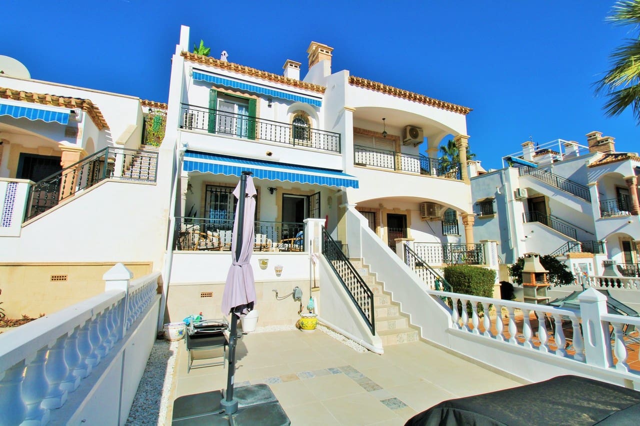 Casa de 2 habitaciones en Villamartin en venta con piscina - 244.990 € (Ref: 9430771)