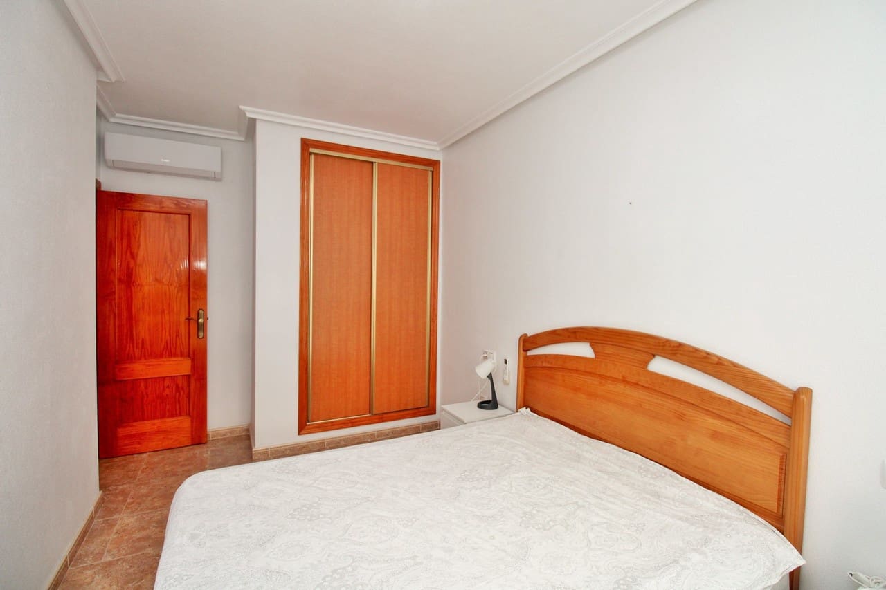 2 slaapkamer Appartement te koop in Cabo Roig met zwembad - € 184.995 (Ref: 9430775)