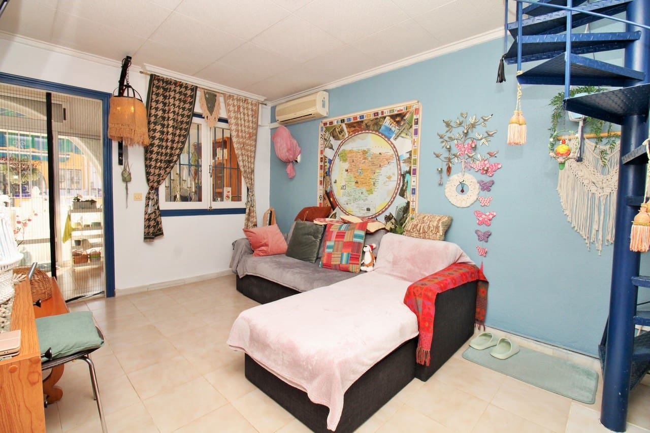 2 bedroom Bungalow for sale in Torrevieja - € 119,000 (Ref: 9430777)
