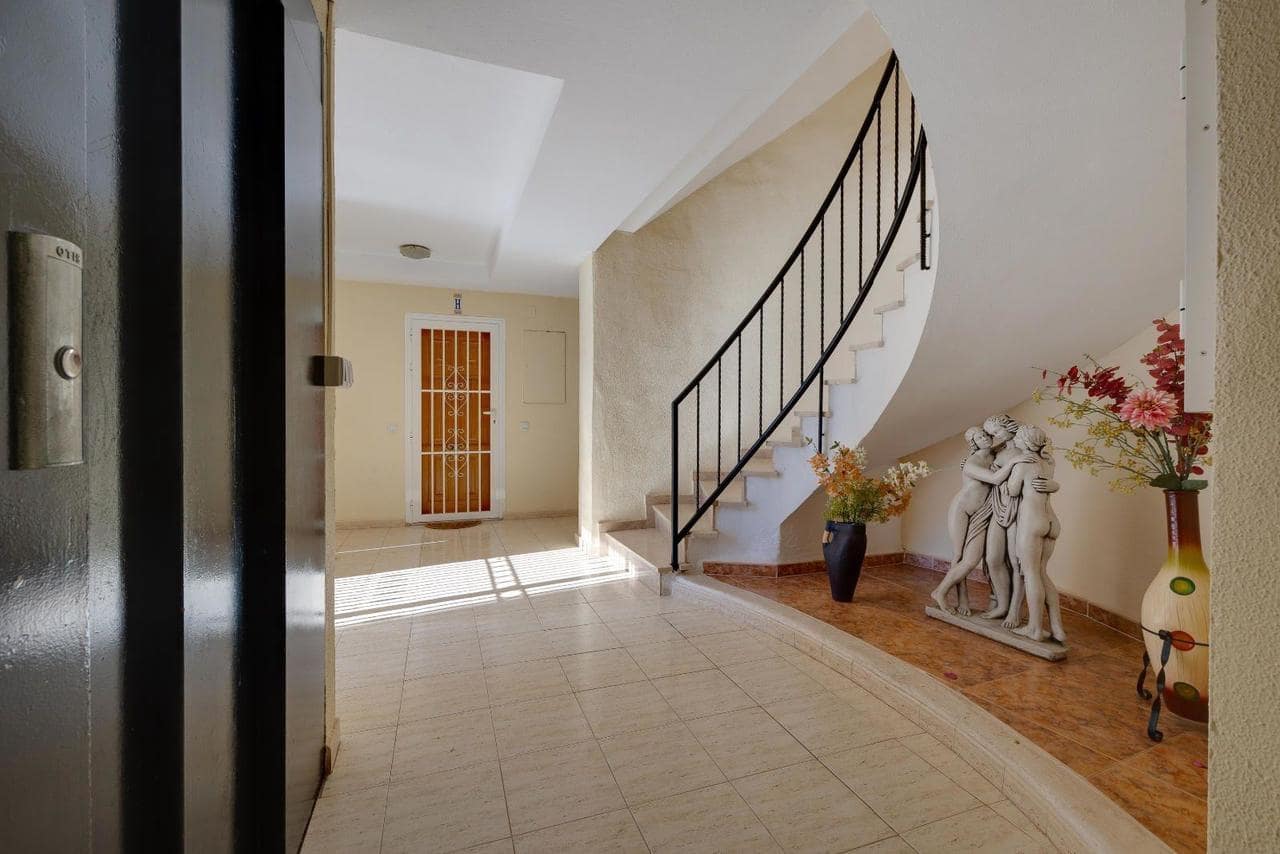 3 makuuhuone Huoneisto myytävänä paikassa Torrevieja - 137 000 € (Ref: 9433038)