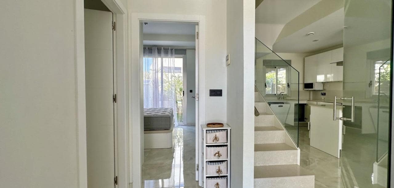 3 soveværelse Villa til salg i Orihuela Costa med swimmingpool - € 389.000 (Ref: 9433042)