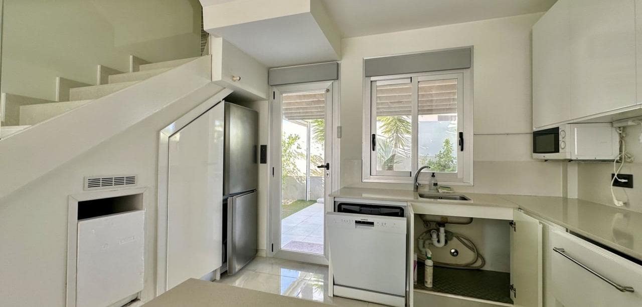 3 soveværelse Villa til salg i Orihuela Costa med swimmingpool - € 389.000 (Ref: 9433042)