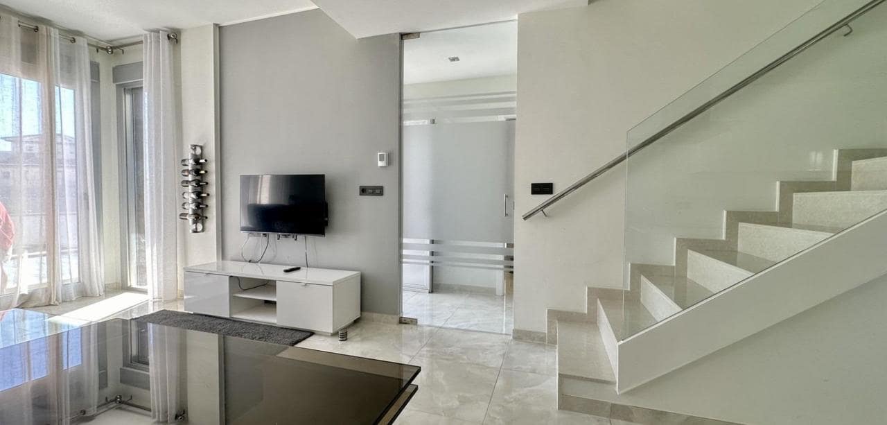 3 soveværelse Villa til salg i Orihuela Costa med swimmingpool - € 389.000 (Ref: 9433042)