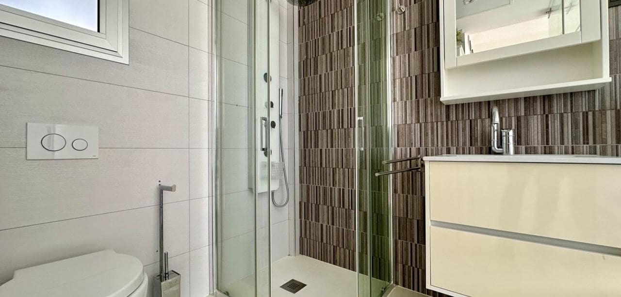 3 soveværelse Villa til salg i Orihuela Costa med swimmingpool - € 389.000 (Ref: 9433042)