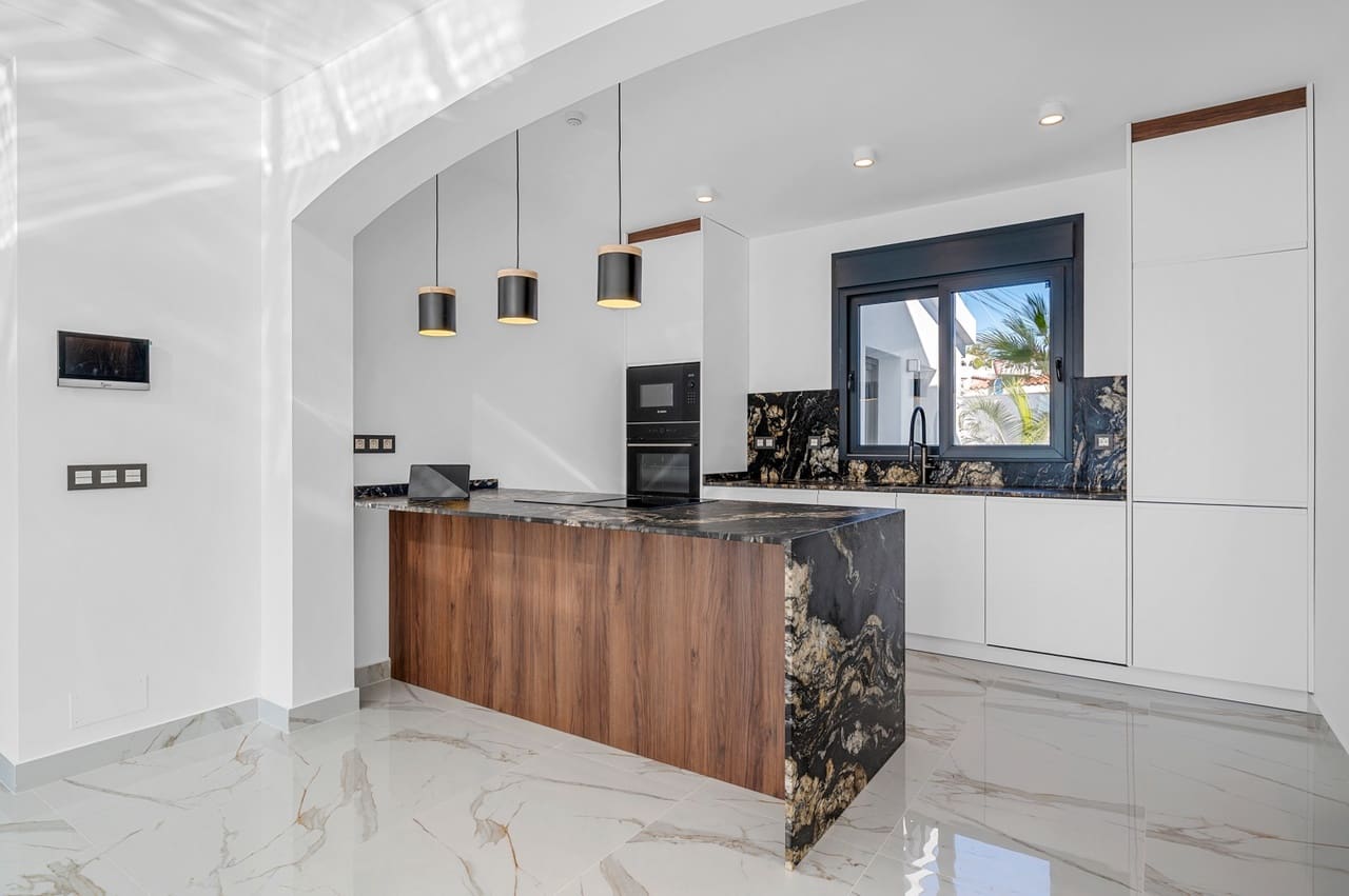 4 chambre Villa/Maison à vendre à Ciudad Quesada avec piscine - 799 000 € (Ref: 9433043)