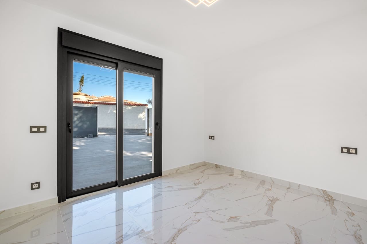 4 chambre Villa/Maison à vendre à Ciudad Quesada avec piscine - 799 000 € (Ref: 9433043)