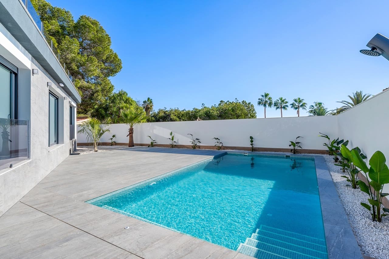 4 chambre Villa/Maison à vendre à Ciudad Quesada avec piscine - 799 000 € (Ref: 9433043)