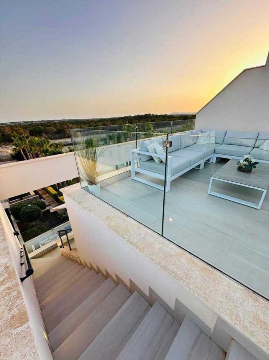 2 sovrum Takvåning till salu i Las Colinas Golf med pool - 369 000 € (Ref: 9436671)