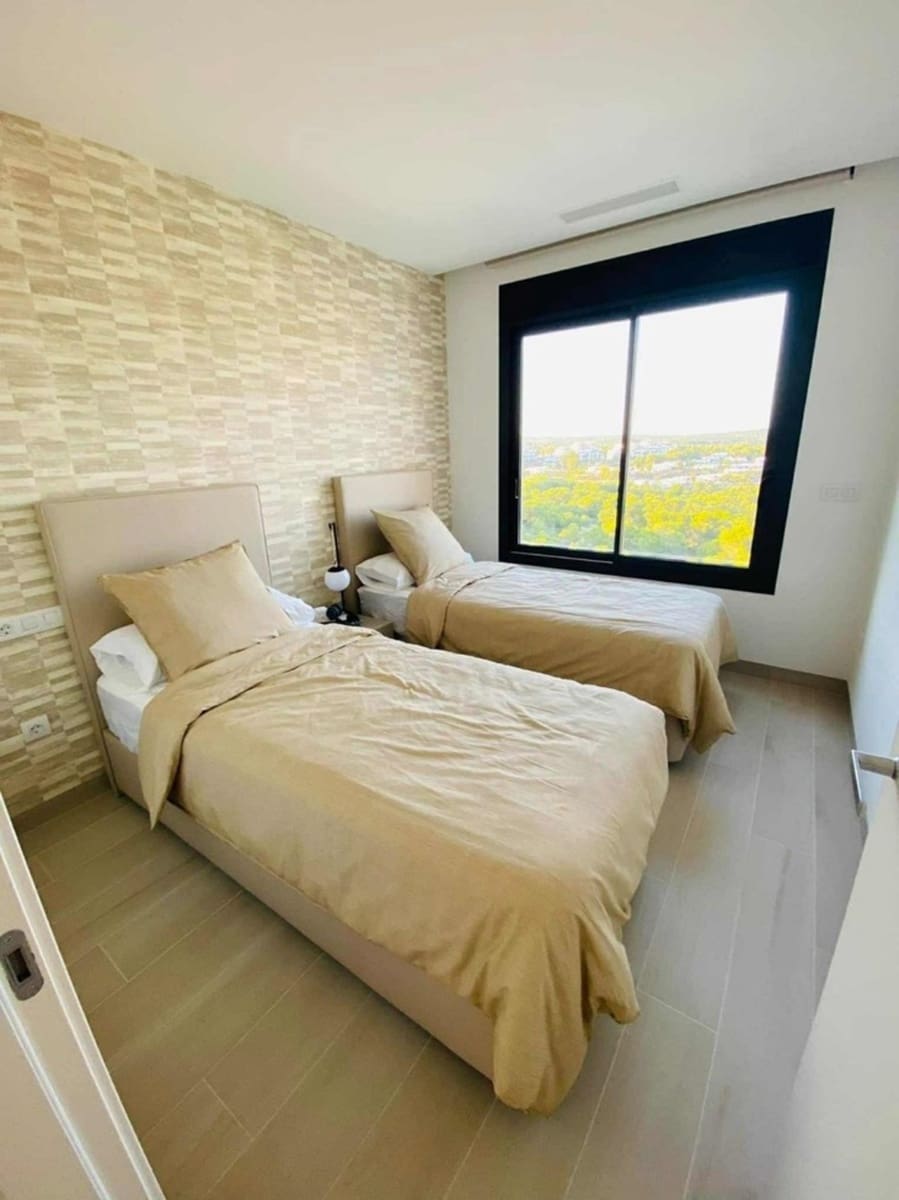 2 sovrum Takvåning till salu i Las Colinas Golf med pool - 369 000 € (Ref: 9436671)