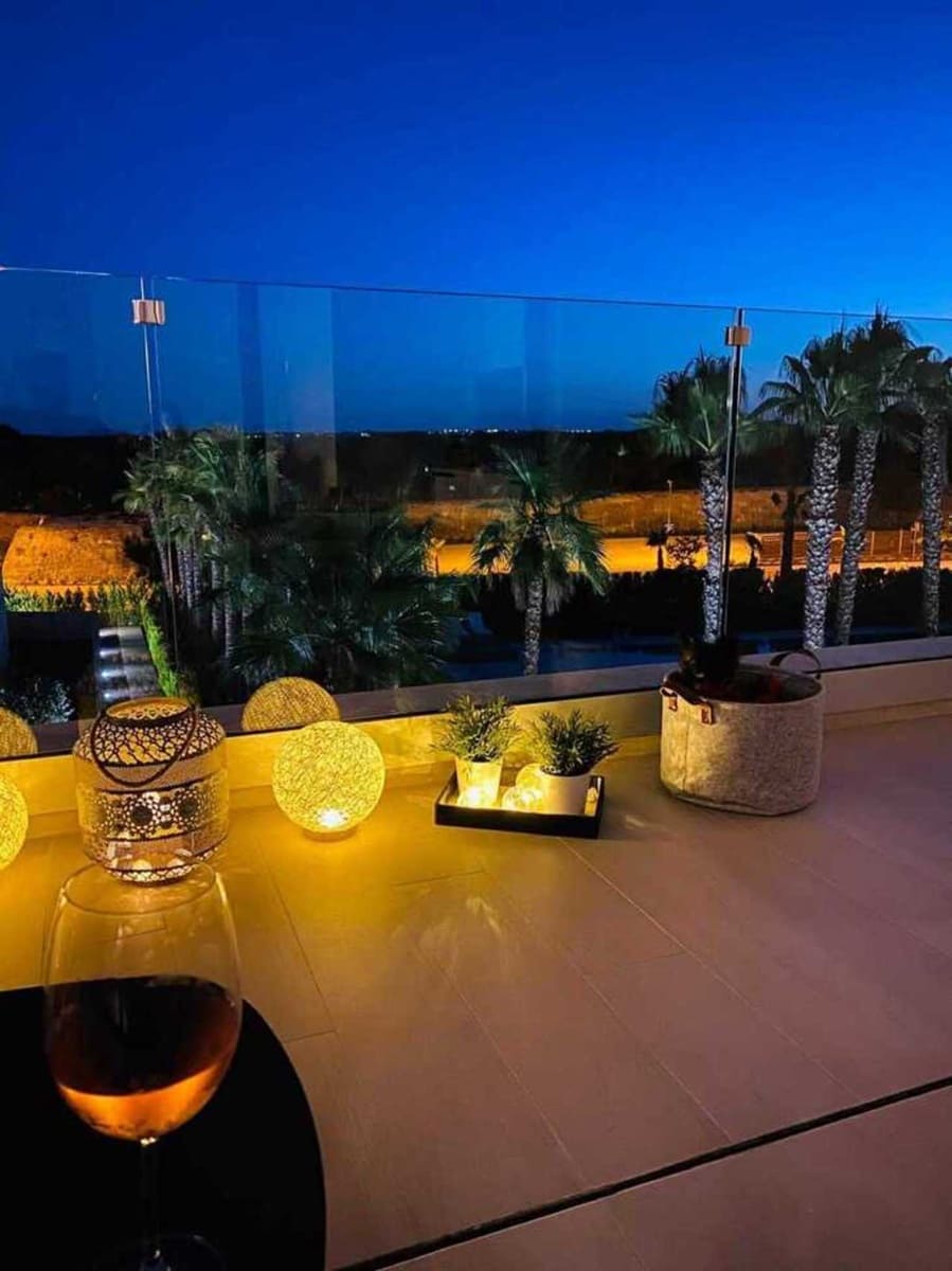 2 sovrum Takvåning till salu i Las Colinas Golf med pool - 369 000 € (Ref: 9436671)