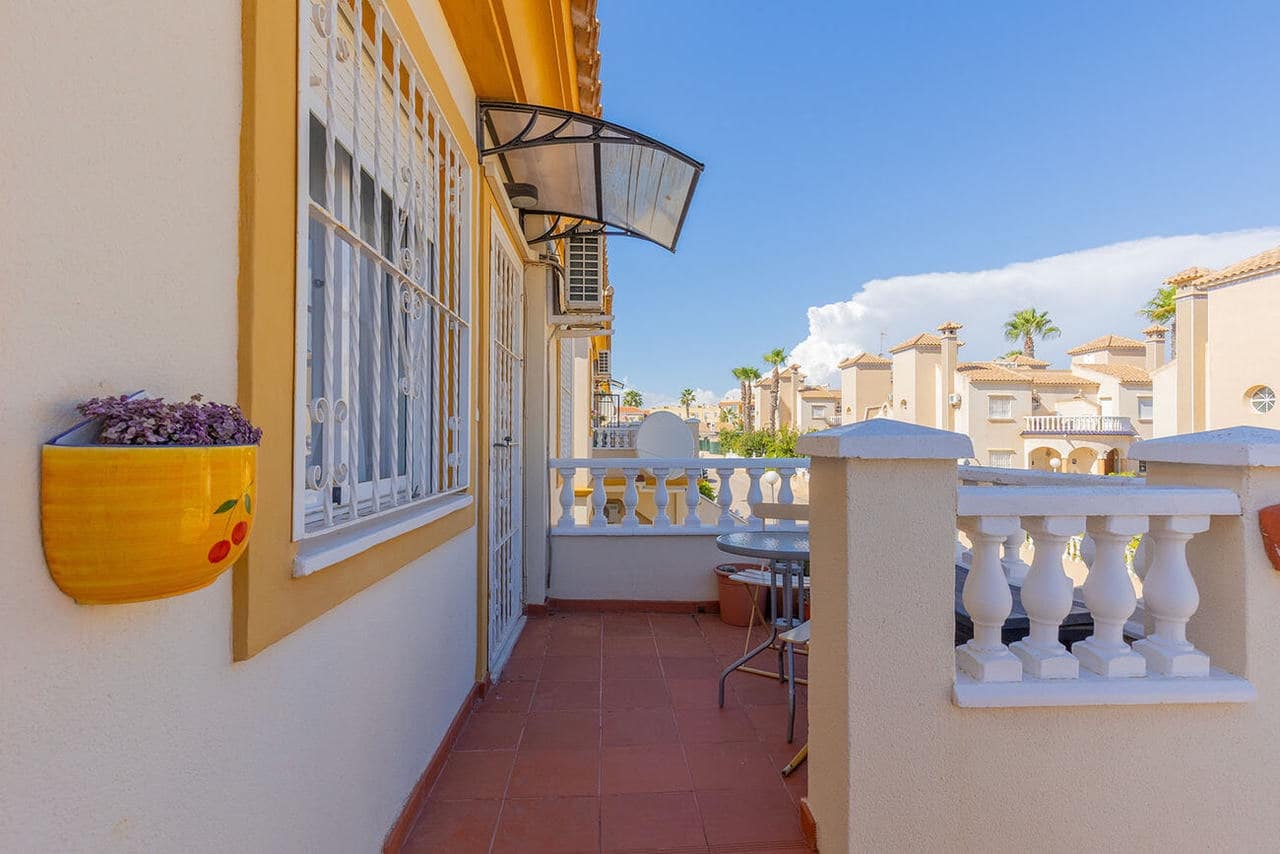 Bungalow de 2 habitaciones en Orihuela Costa en venta - 149.000 € (Ref: 9439452)