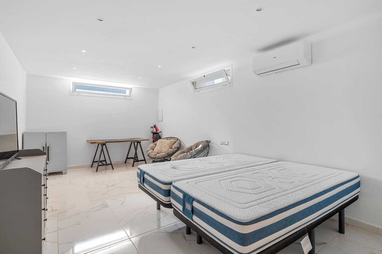 5 soverom Villa til salgs i Ciudad Quesada med svømmebasseng - € 498 000 (Ref: 9439468)