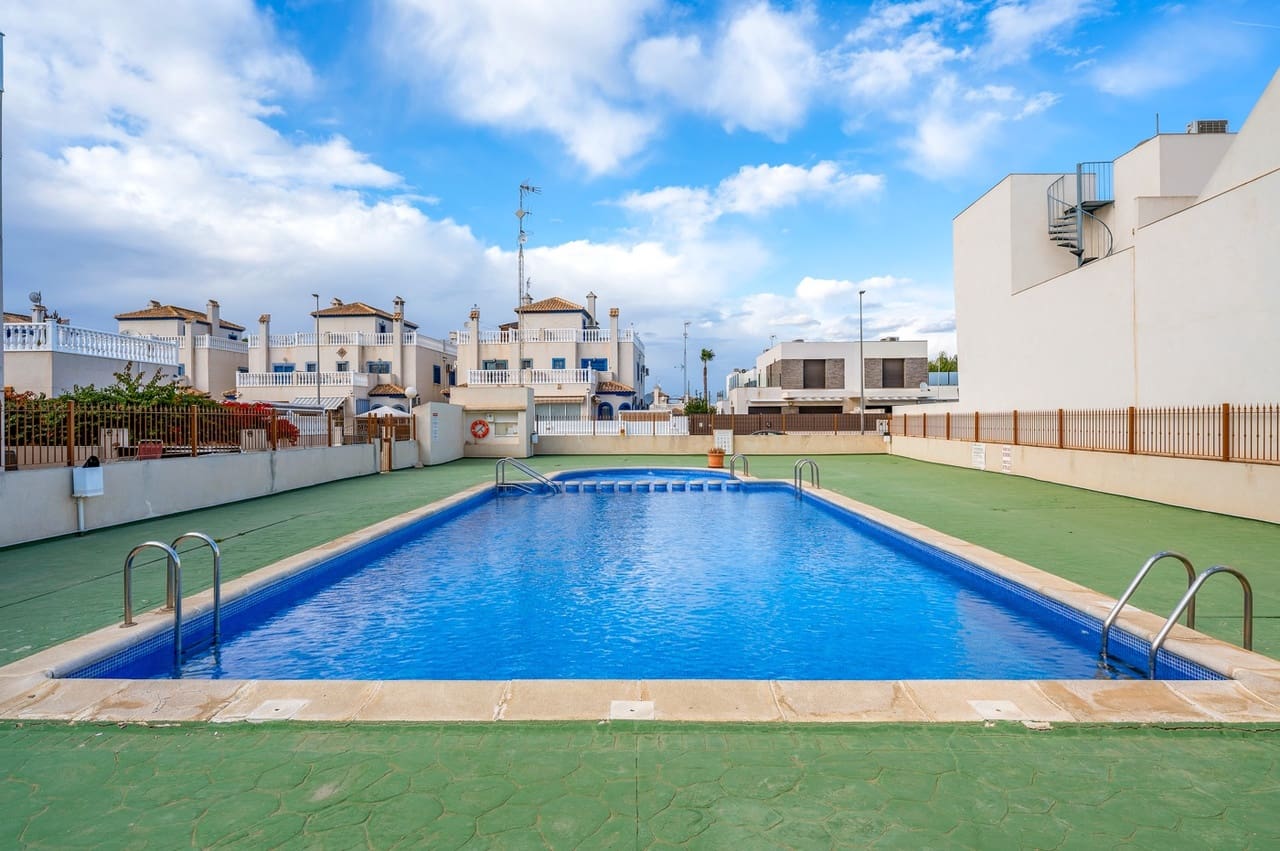 2 sovrum Bungalow till salu i Daya Vieja med pool - 105 000 € (Ref: 9439469)