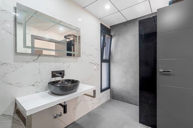 4 makuuhuone Huvila myytävänä paikassa Campoamor, Orihuela mukana uima-altaan - 1 100 000 € (Ref: 9441245)