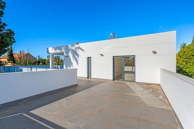 4 soveværelse Villa til salg i Campoamor, Orihuela med swimmingpool garage - € 985.000 (Ref: 9441245)
