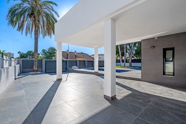 4 soveværelse Villa til salg i Campoamor, Orihuela med swimmingpool garage - € 985.000 (Ref: 9441245)