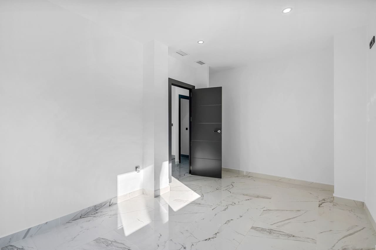 4 soveværelse Villa til salg i Campoamor med swimmingpool garage - € 985.000 (Ref: 9441245)