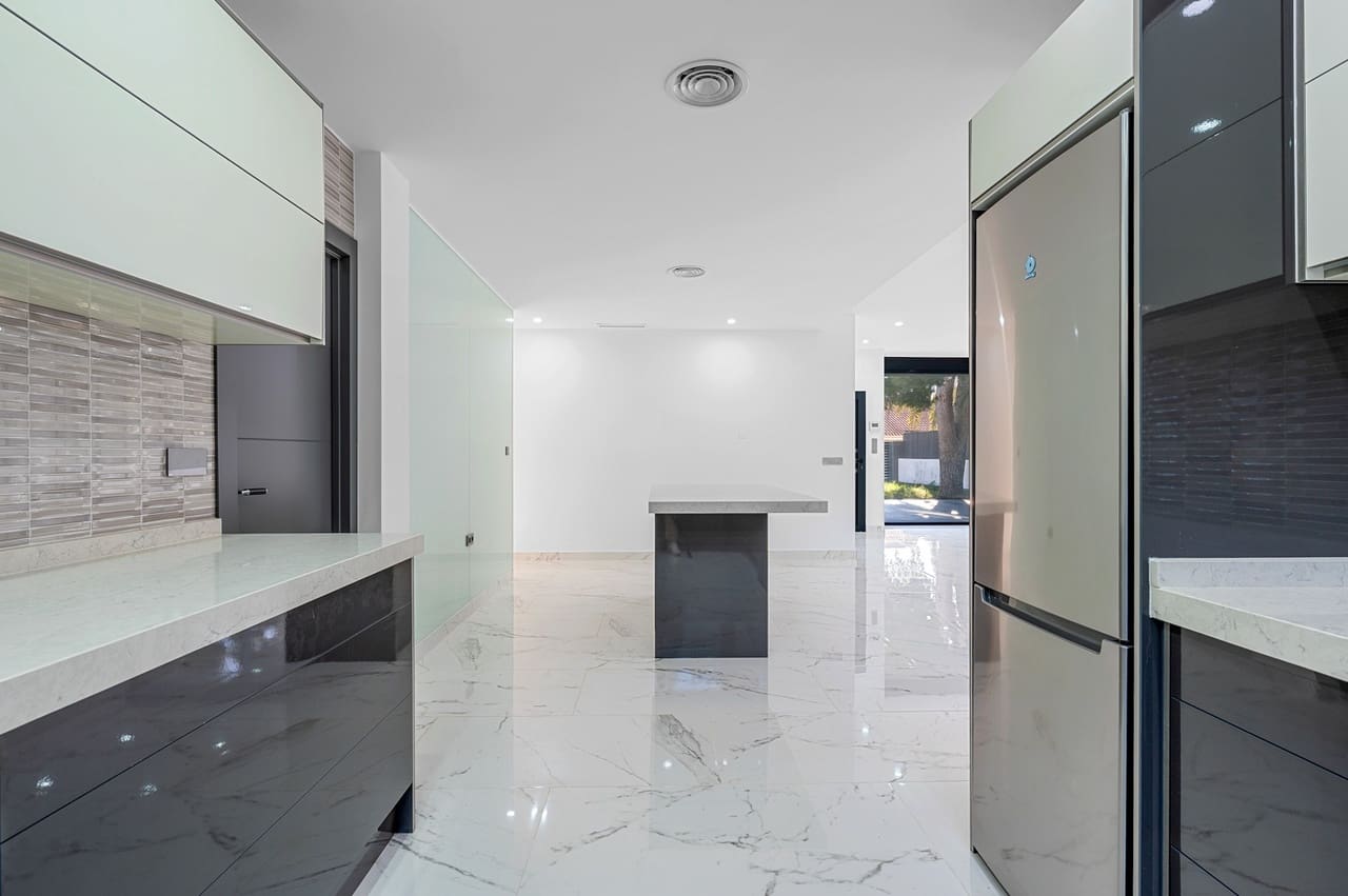 4 soveværelse Villa til salg i Campoamor med swimmingpool garage - € 985.000 (Ref: 9441245)