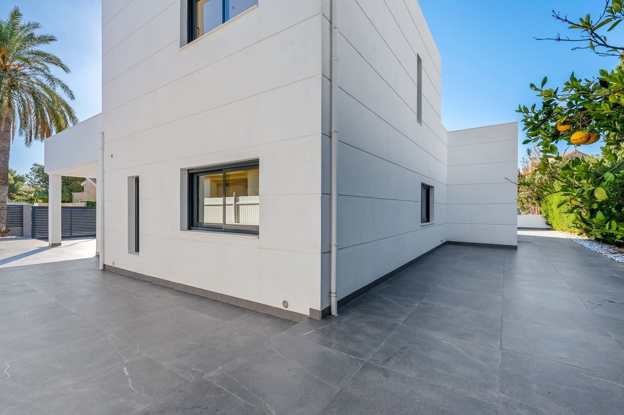 4 soveværelse Villa til salg i Campoamor med swimmingpool garage - € 985.000 (Ref: 9441245)