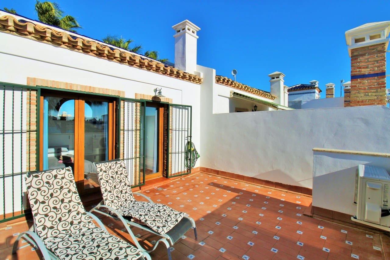 3 slaapkamer Bungalow te koop in Villamartin met zwembad - € 229.000 (Ref: 9441246)