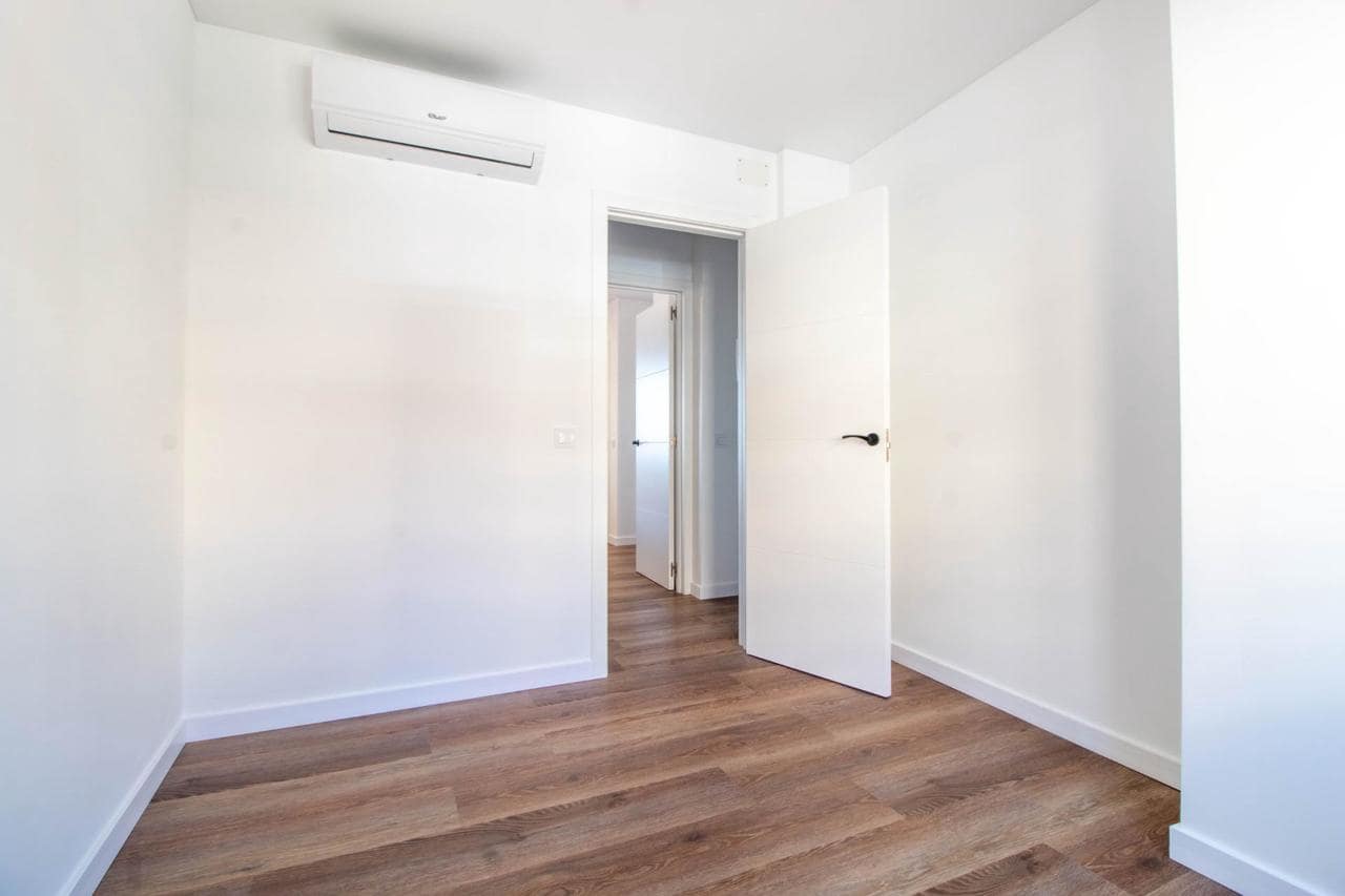 Apartamento de 2 habitaciones en Torrevieja en venta - 260.000 € (Ref: 9441247)