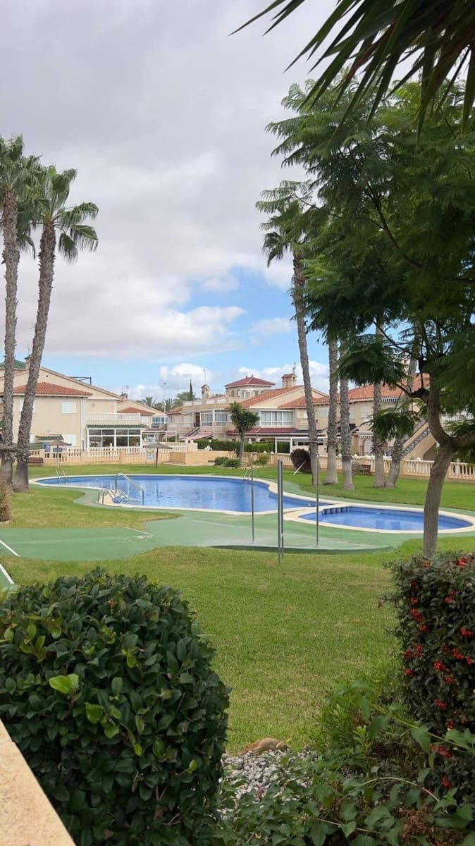 1 soveværelse Penthouse til salg i Orihuela Costa med swimmingpool - € 170.000 (Ref: 9441253)