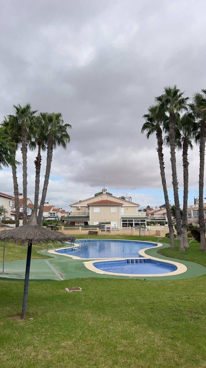 1 soveværelse Penthouse til salg i Orihuela Costa med swimmingpool - € 170.000 (Ref: 9441253)