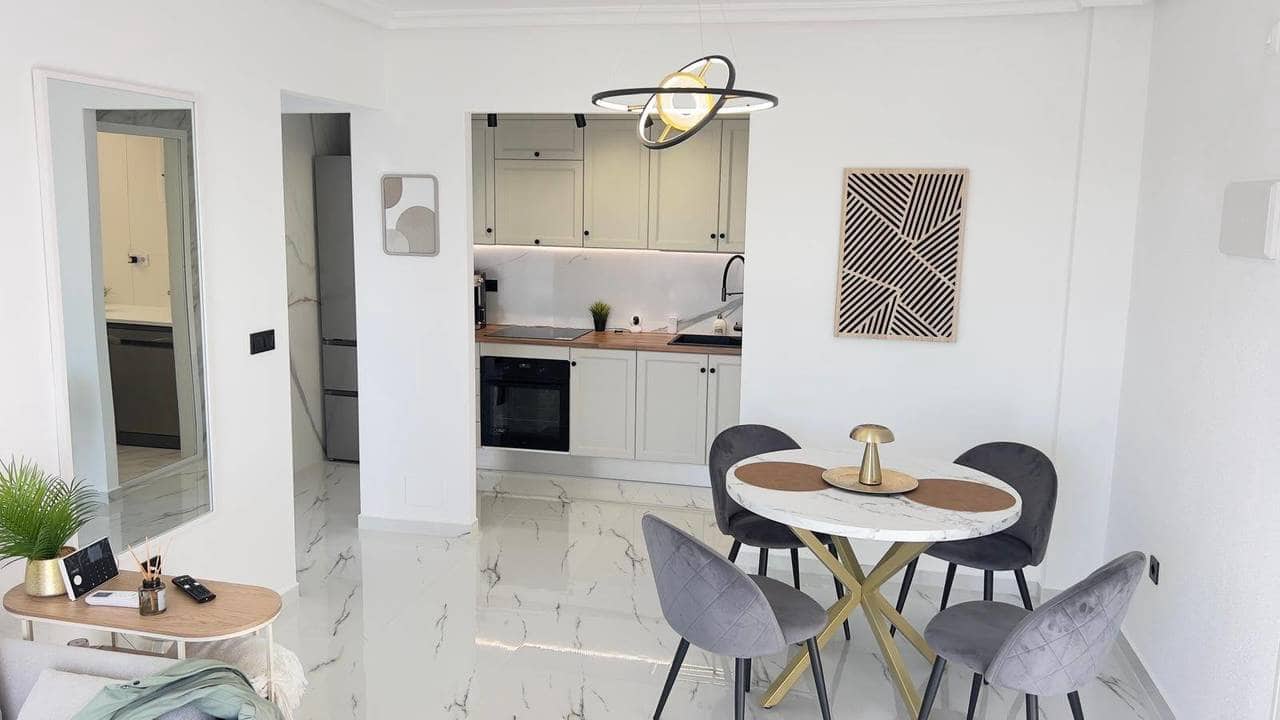 1 soveværelse Penthouse til salg i Orihuela Costa med swimmingpool - € 170.000 (Ref: 9441253)