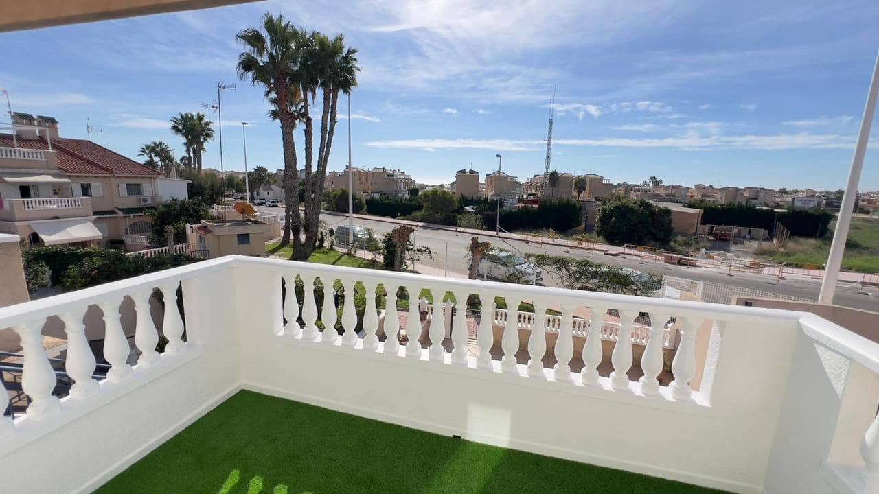 1 soveværelse Penthouse til salg i Orihuela Costa med swimmingpool - € 170.000 (Ref: 9441253)