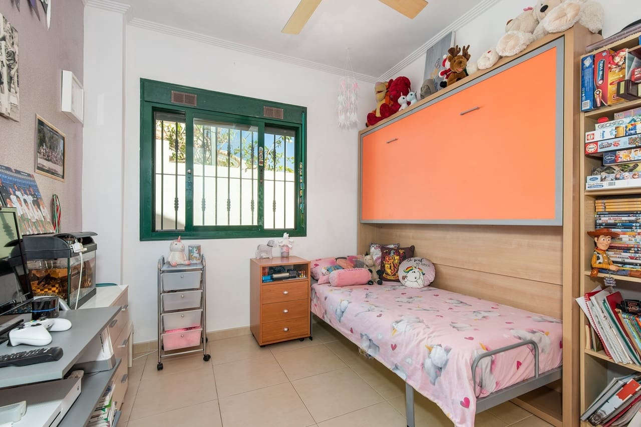 4 bedroom Villa for sale in Ciudad Quesada with pool garage - € 470,000 (Ref: 9448581)