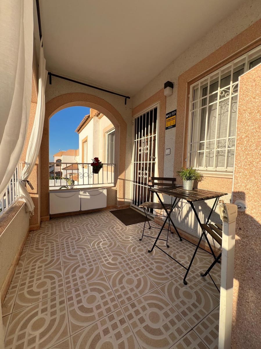 2 bedroom Bungalow for sale in Torrevieja - € 148,800 (Ref: 9448587)