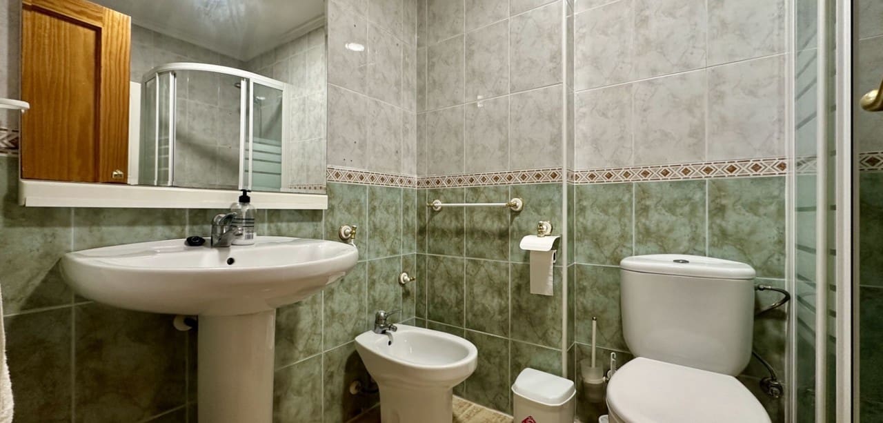 2 Zimmer Apartment zu verkaufen in Torrevieja - 159.000 € (Ref: 9450603)