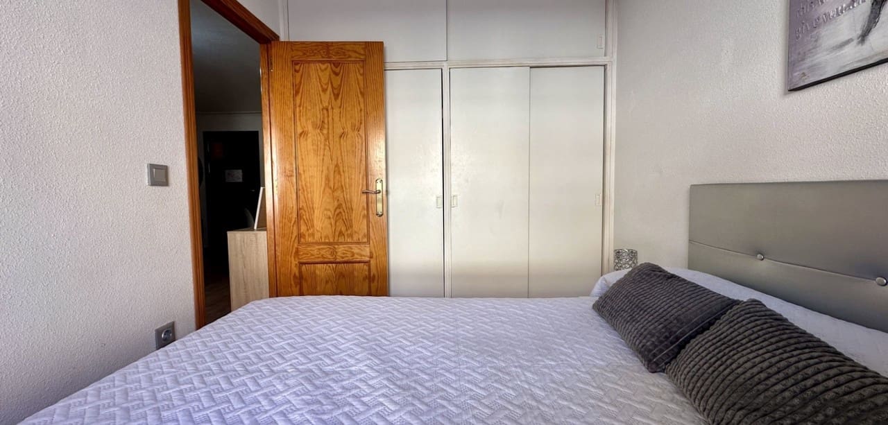 2 Zimmer Apartment zu verkaufen in Torrevieja - 159.000 € (Ref: 9450603)