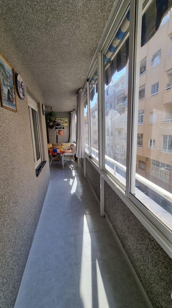 2 makuuhuone Huoneisto myytävänä paikassa Torrevieja - 139 000 € (Ref: 9450605)
