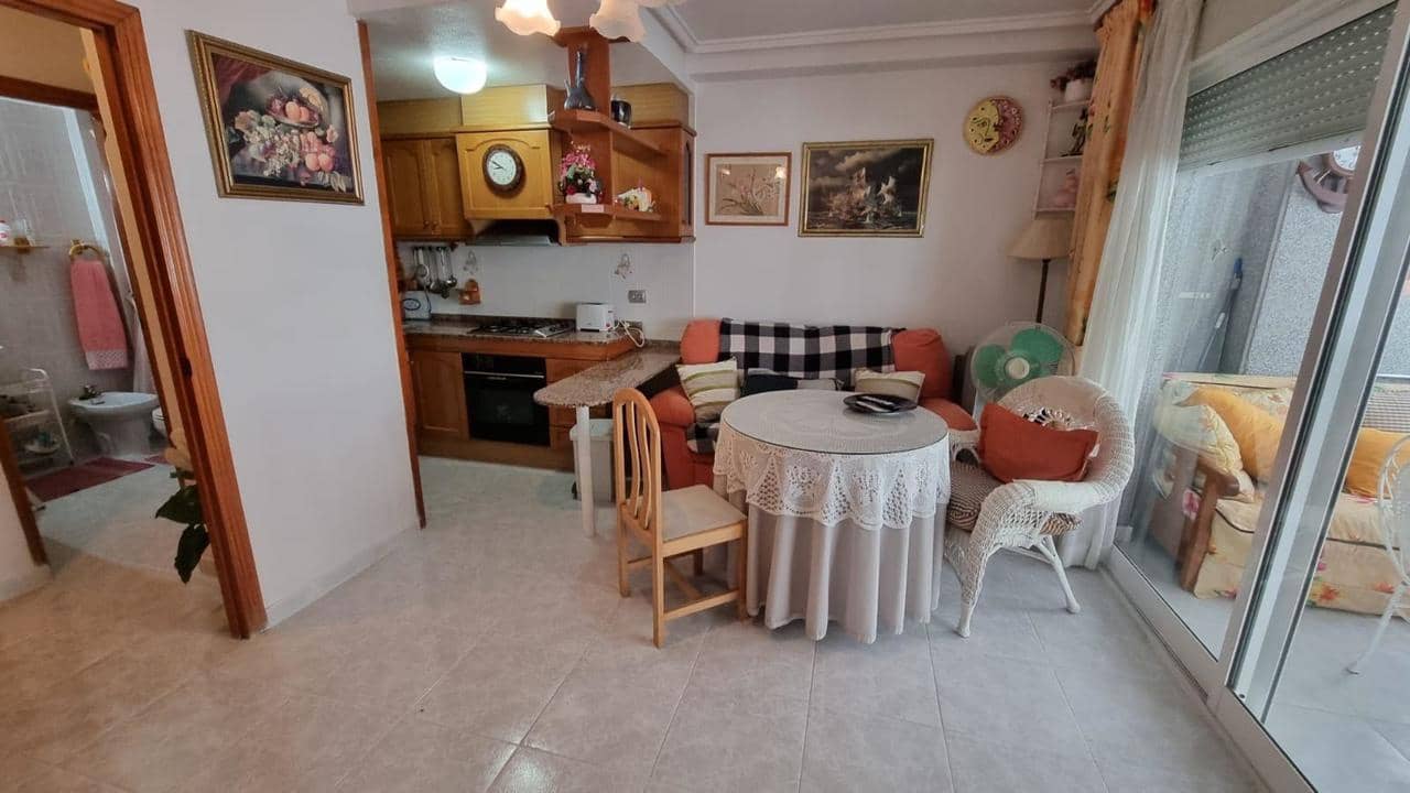 2 makuuhuone Huoneisto myytävänä paikassa Torrevieja - 139 000 € (Ref: 9450605)