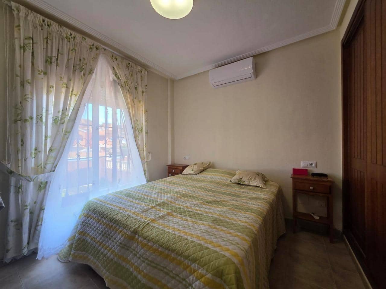 2 quarto Bungalow para venda em Torrevieja com piscina - 165 000 € (Ref: 9450608)