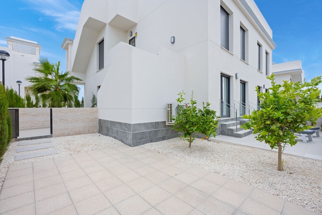 2 soveværelse Lejlighed til salg i Ciudad Quesada med swimmingpool - € 359.000 (Ref: 9450614)