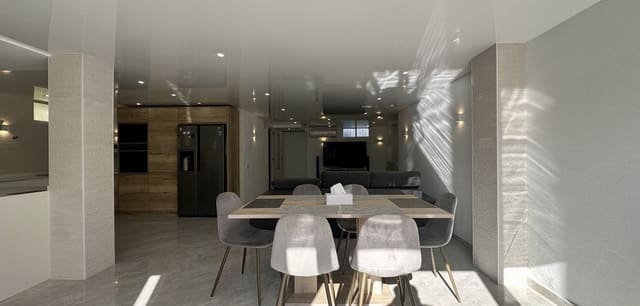 3 bedroom Villa for sale in Dehesa de Campoamor, Orihuela - € 340,000 (Ref: 9451787)