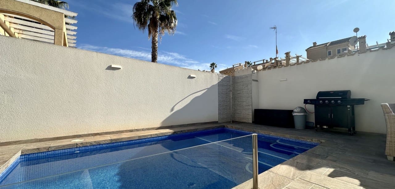 Chalet de 3 habitaciones en Orihuela Costa en venta - 340.000 € (Ref: 9451787)
