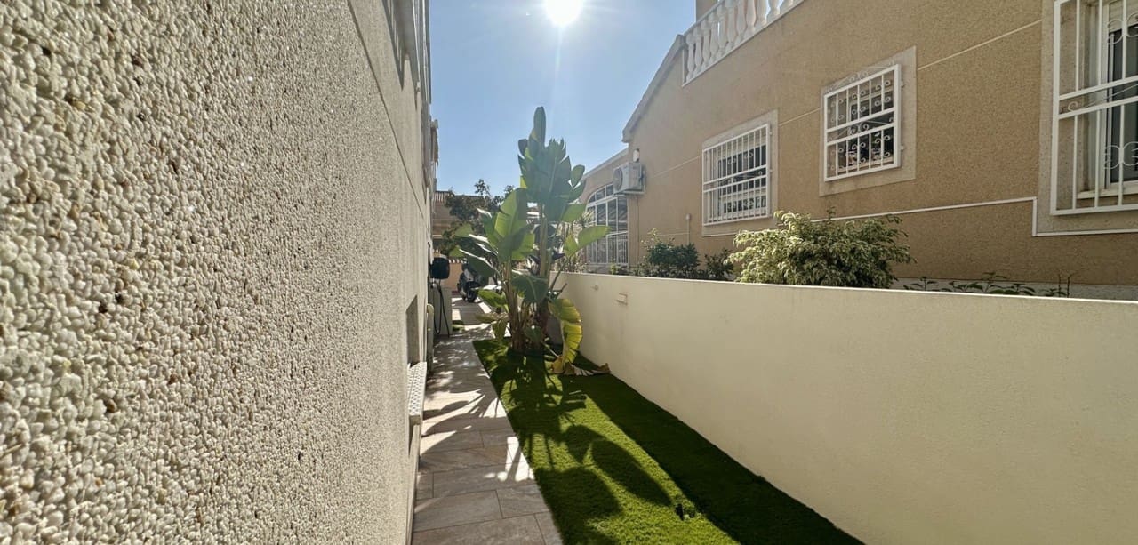 Chalet de 3 habitaciones en Orihuela Costa en venta - 340.000 € (Ref: 9451787)