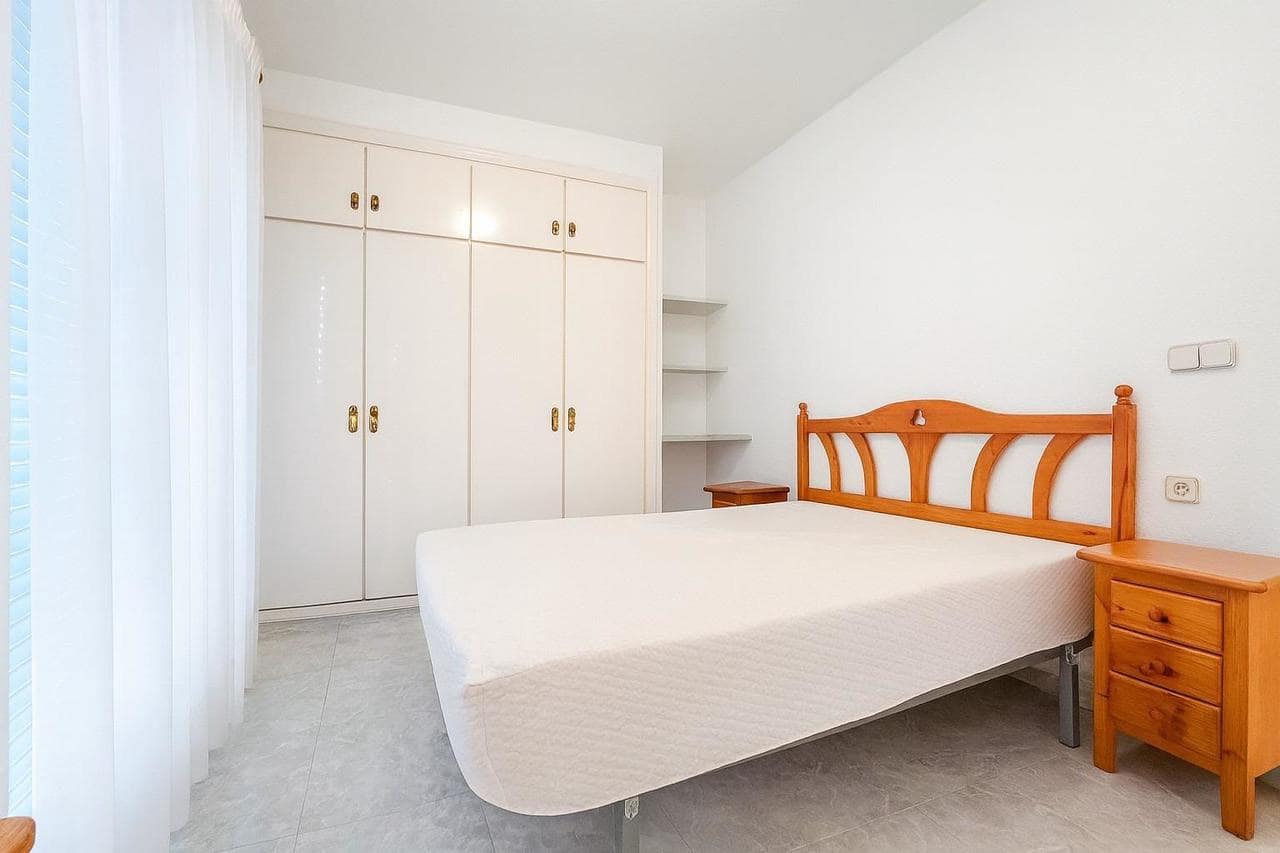 2 quarto Casa em Banda para venda em Torrevieja com garagem - 142 000 € (Ref: 9452565)