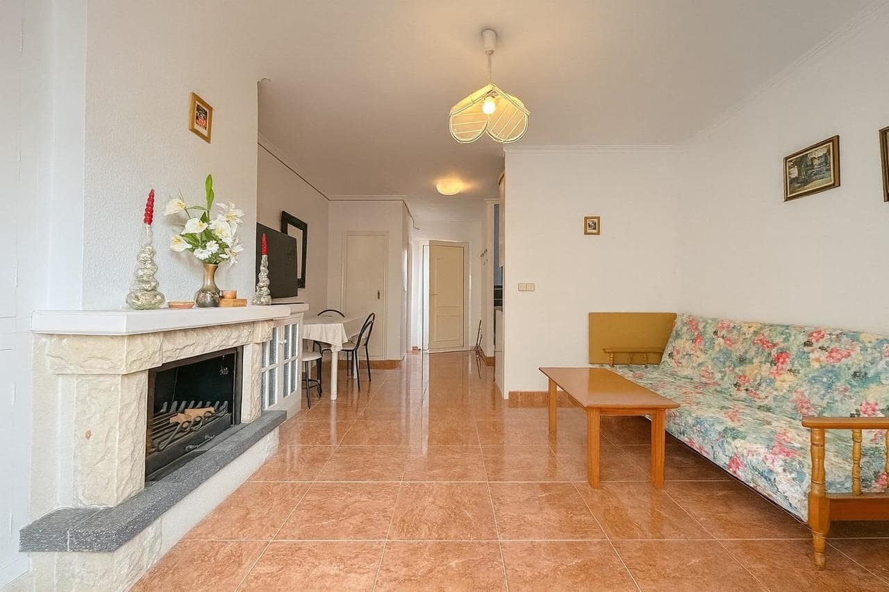 2 quarto Casa em Banda para venda em Torrevieja com garagem - 142 000 € (Ref: 9452565)