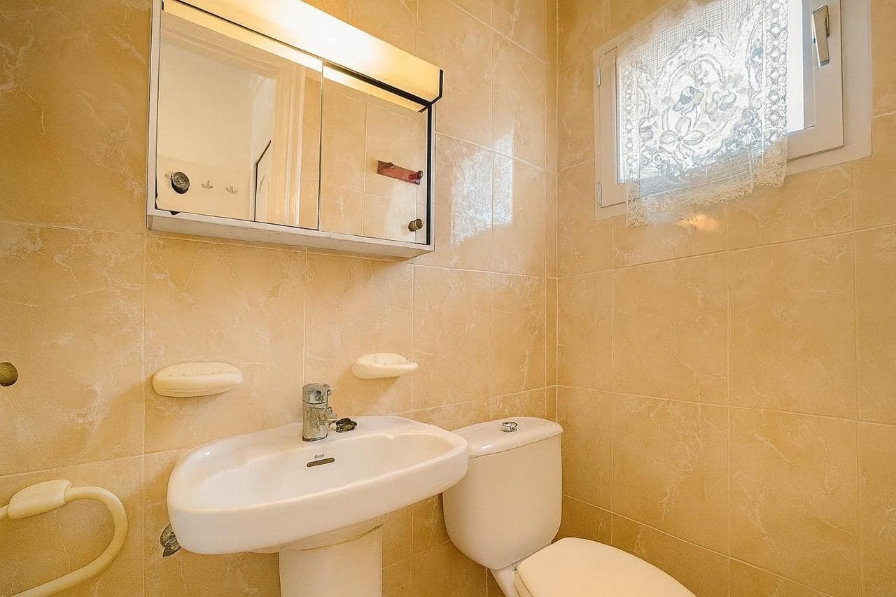 2 quarto Casa em Banda para venda em Torrevieja com garagem - 142 000 € (Ref: 9452565)