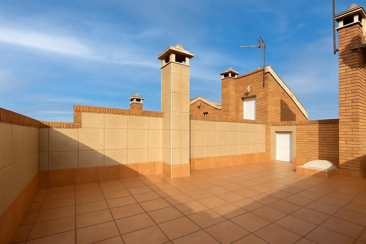 2 quarto Casa em Banda para venda em Torrevieja com garagem - 142 000 € (Ref: 9452565)